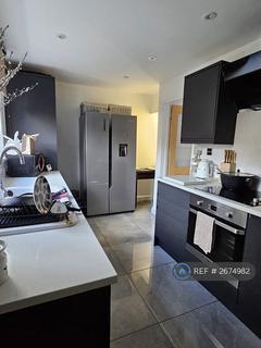 3 bedroom terraced house to rent, Caldecott Road, Manchester, M9