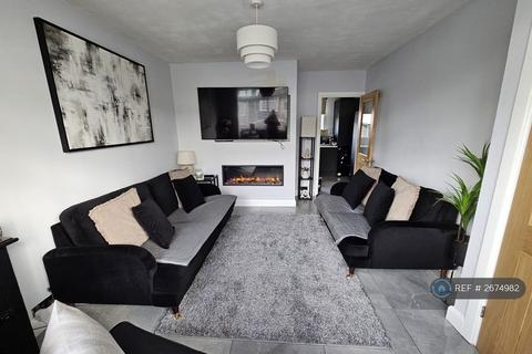 3 bedroom terraced house to rent, Caldecott Road, Manchester, M9