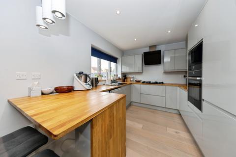4 bedroom detached house for sale, Penllwynrhodyn Road, Carmarthenshire SA14