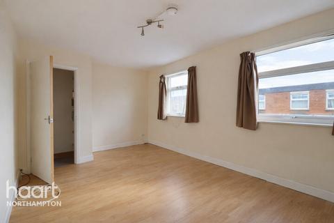 2 bedroom flat for sale, Limehurst Square, Northampton