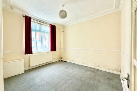 2 bedroom end of terrace house for sale, Lingard Street, Stockport SK5