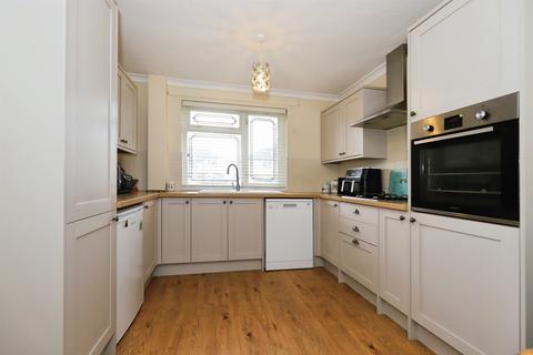 3 bedroom semi-detached house for sale, Gheluvelt Avenue, Kidderminster