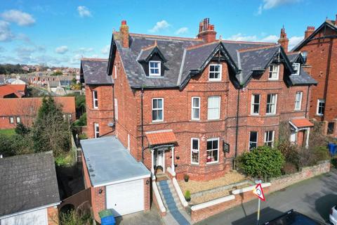 7 bedroom semi-detached house for sale, Autumn Leaves, 4 Chubb Hill Road
