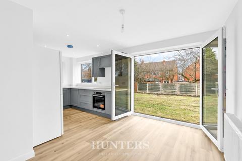 undefined, Arnold Drive, Middleton, M24
