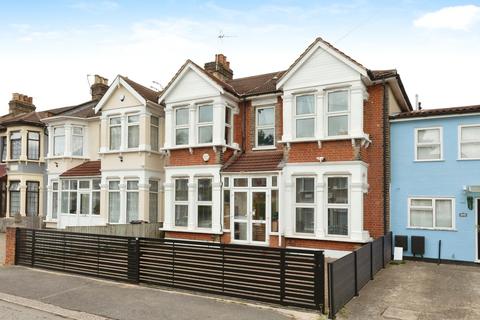 4 bedroom terraced house for sale, Courtland Avenue, Ilford, IG1