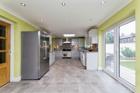 4 bedroom terraced house for sale, Courtland Avenue, Ilford, IG1