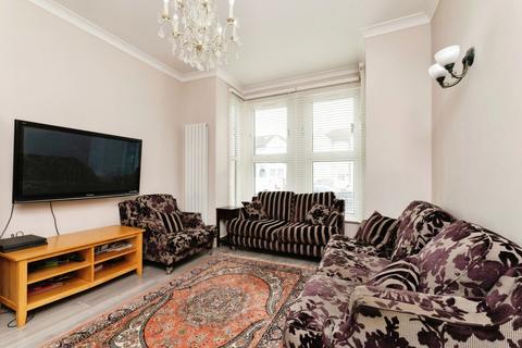 4 bedroom terraced house for sale, Courtland Avenue, Ilford, IG1