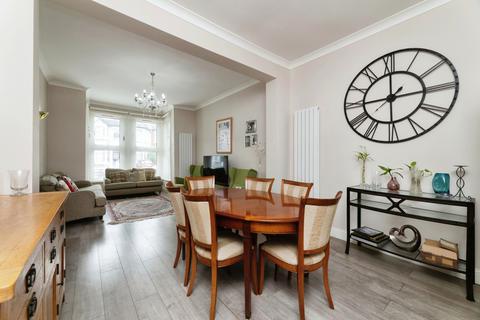 4 bedroom terraced house for sale, Courtland Avenue, Ilford, IG1