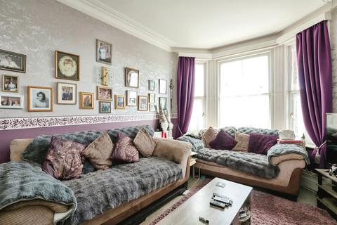 2 bedroom apartment for sale, Edmund Road, Hastings