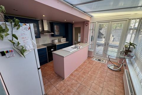 2 bedroom semi-detached house for sale, Brierley Avenue, Layton FY3
