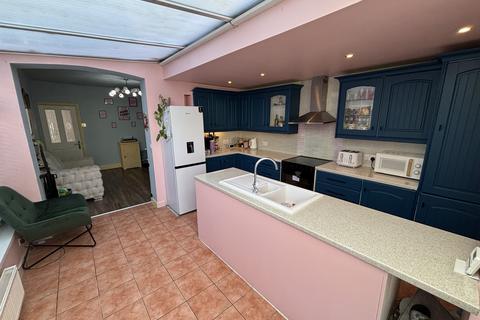 2 bedroom semi-detached house for sale, Brierley Avenue, Layton FY3