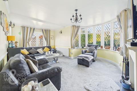 3 bedroom semi-detached bungalow for sale, Bradwell Avenue, Bradwell, Great Yarmouth