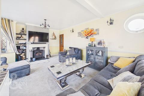 3 bedroom semi-detached bungalow for sale, Bradwell Avenue, Bradwell, Great Yarmouth