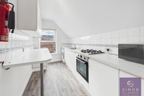 1 bedroom apartment to rent, Holly Park Road, Friern Barnet, N11