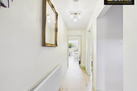 3 bedroom terraced house for sale, Rosemead, Potters Bar