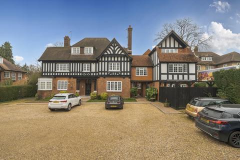 2 bedroom apartment for sale, Frithwood Avenue, Northwood
