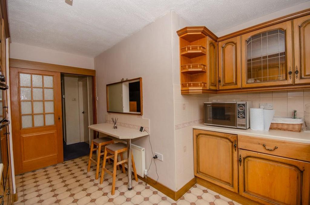 Kitchen pic 2.jpg