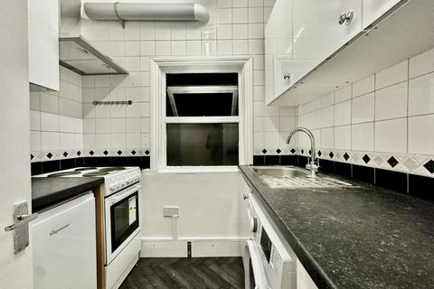 undefined, Pitcairn Road, CR4
