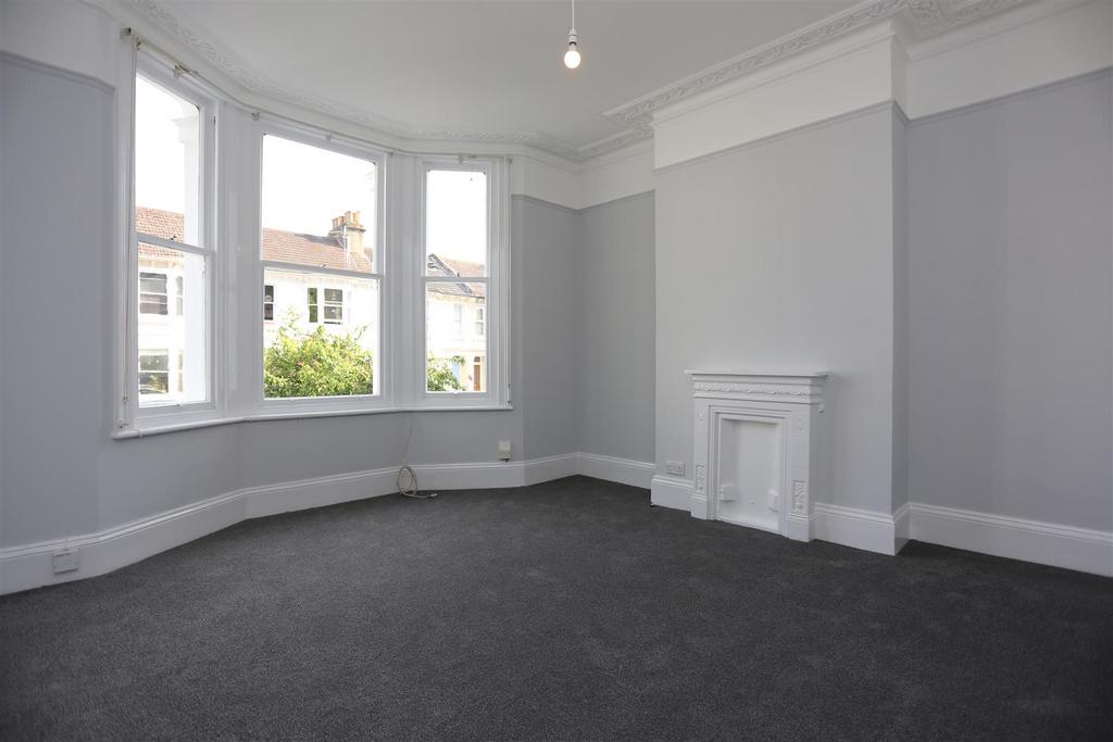 GFF 75 Ditchling Rise Living Room (2).JPG