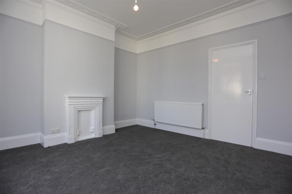 GFF 75 Ditchling Rise Living Room (3).JPG