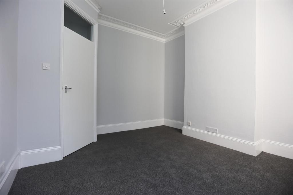 GFF 75 Ditchling Rise Bedroom (3).JPG