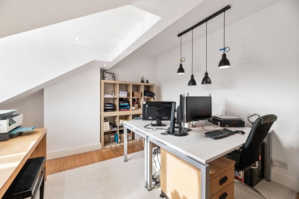 Bedroom/Office
