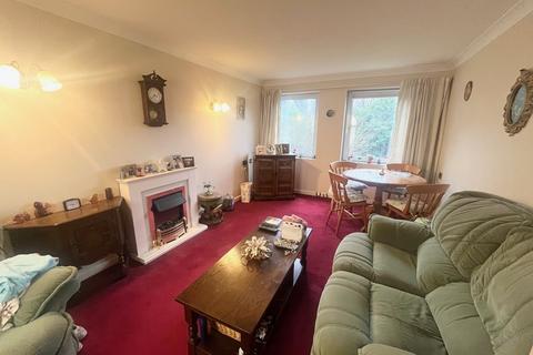1 bedroom apartment to rent, Homelake House, Poole, BH14