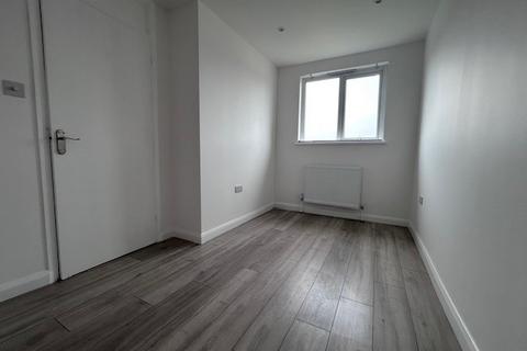 undefined, Julius Gardens, Luton, LU3