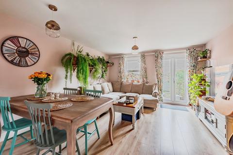3 bedroom terraced house for sale, Burrage Road, Redhill