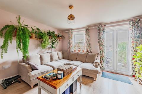 3 bedroom terraced house for sale, Burrage Road, Redhill