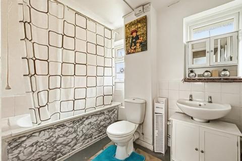 undefined, Shannon Close, Leigh-on-sea, SS9 4