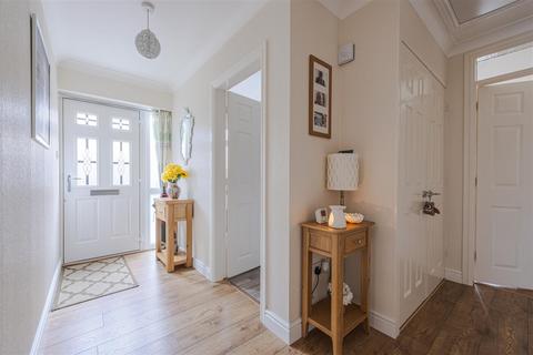2 bedroom detached bungalow for sale, Leaburn Road, Messingham