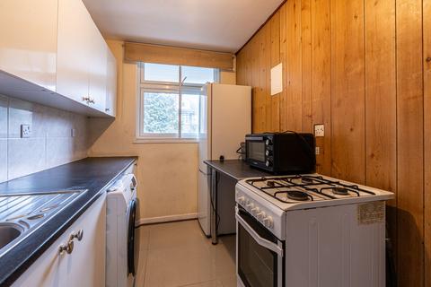 2 bedroom flat to rent, Putney Hill, London, SW15