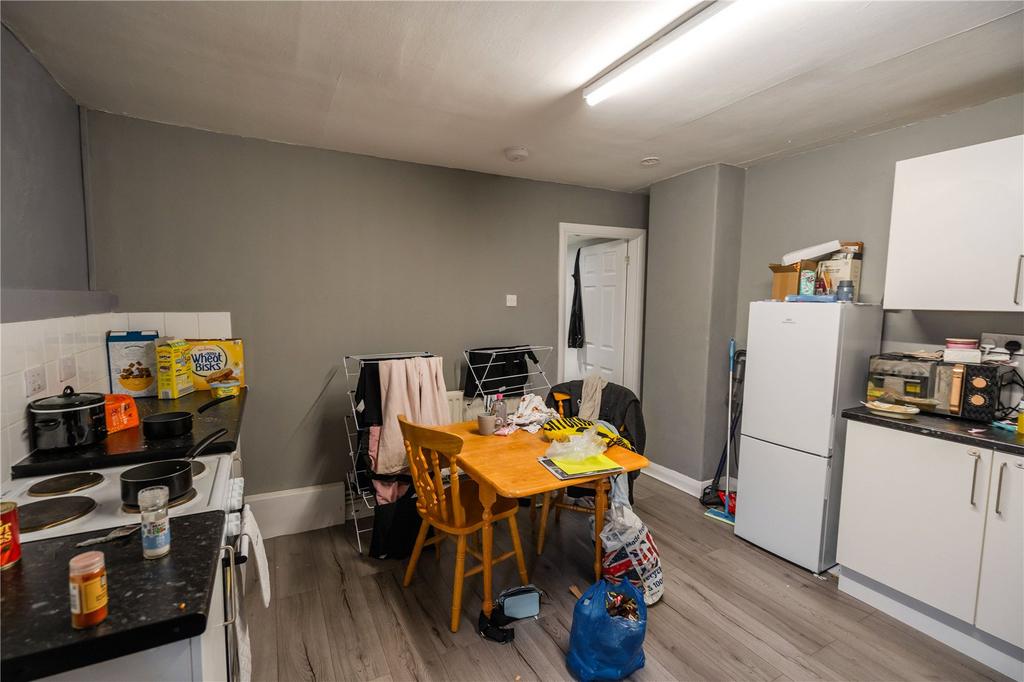 Kitchen (2)