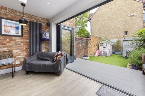 4 bedroom house for sale, Elthorne Park Road, London W7