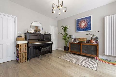 4 bedroom house for sale, Elthorne Park Road, London W7