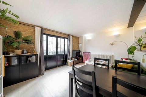 2 bedroom flat for sale, Burrells Wharf Square, London E14