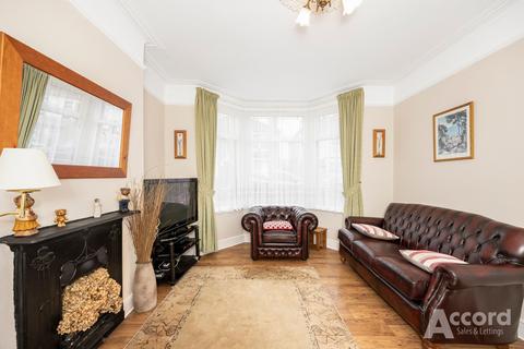 4 bedroom semi-detached house for sale, Mildmay Road, Romford, RM7