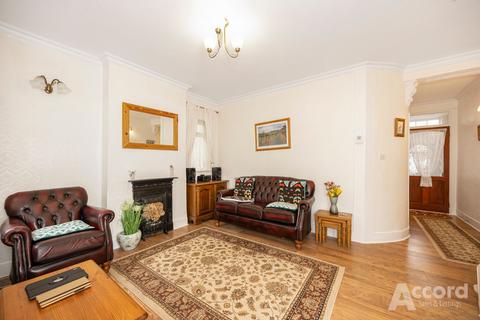 4 bedroom semi-detached house for sale, Mildmay Road, Romford, RM7