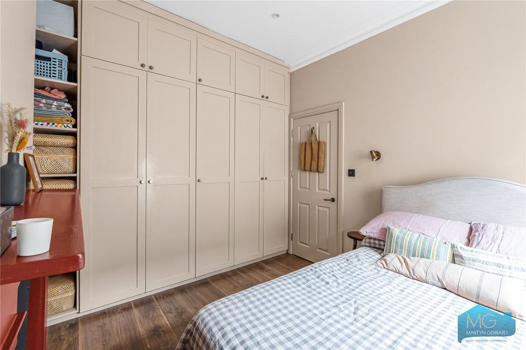 Apartment in London - View 5