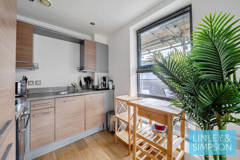 2 bedroom penthouse for sale, WATERLOO COURT, 17 HUNSLET ROAD, LEEDS, LS10
