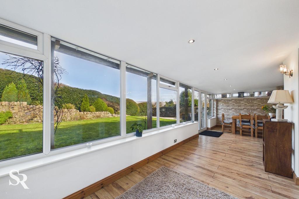 Garden Room / Dining Area