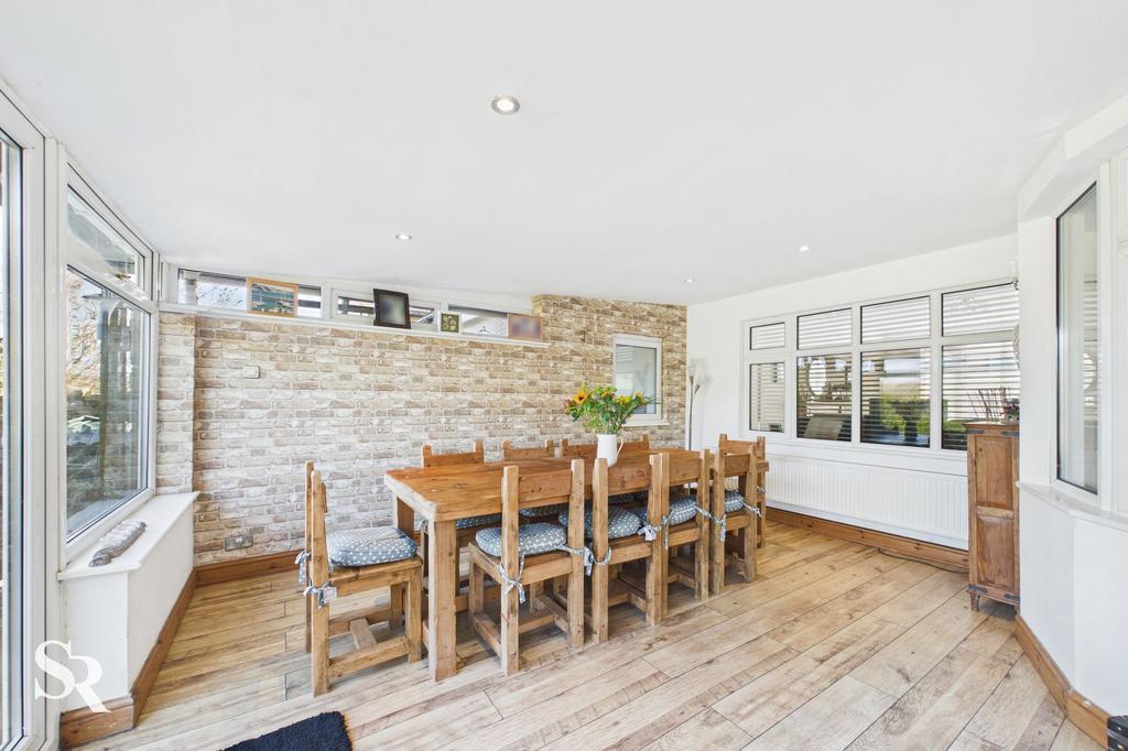 Garden Room / Dining Area