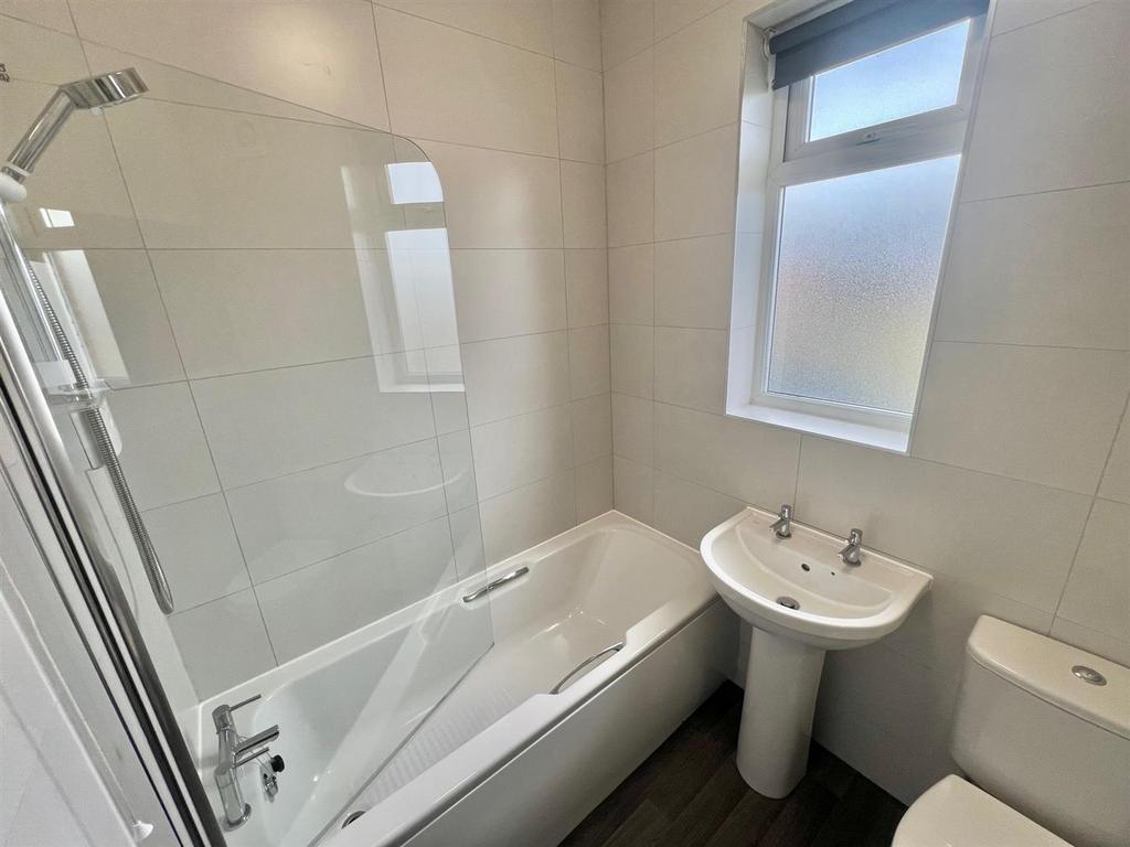 Bramleys Estate Agents - Heatherfield Crescent - M