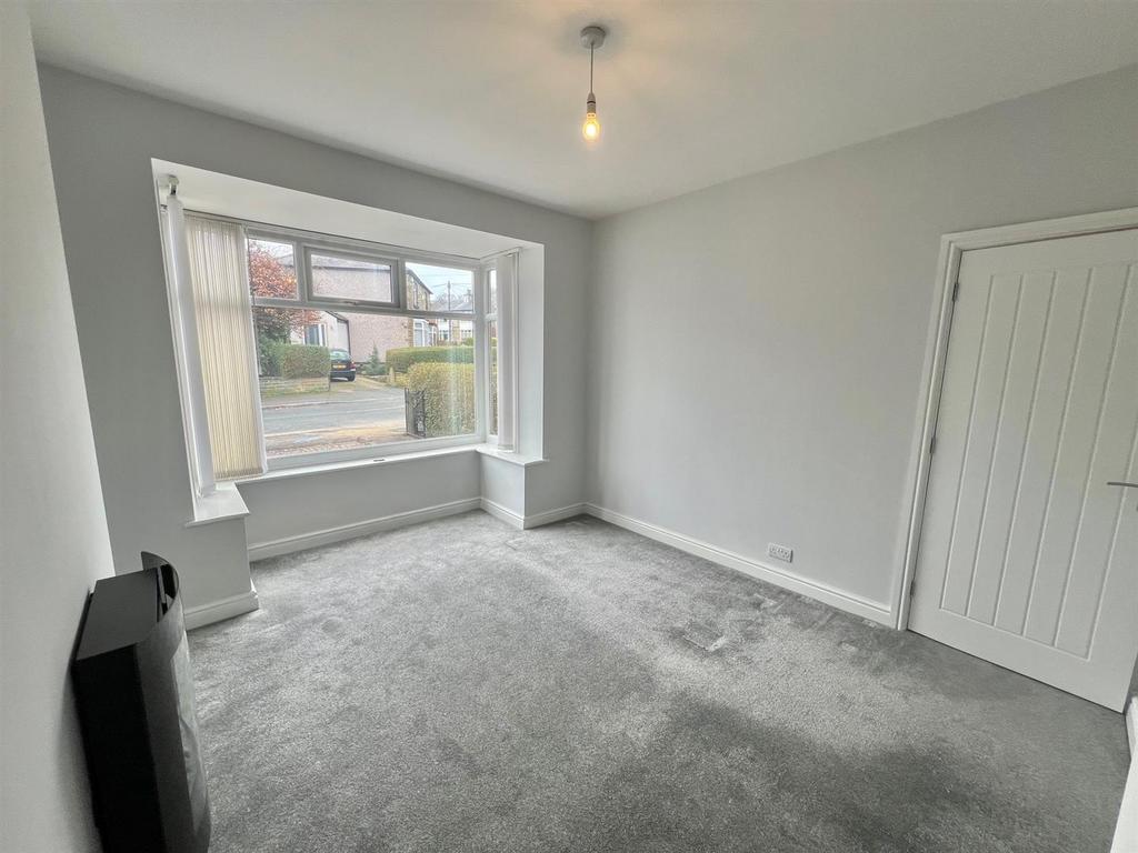 Bramleys Estate Agents - Heatherfield Crescent - M