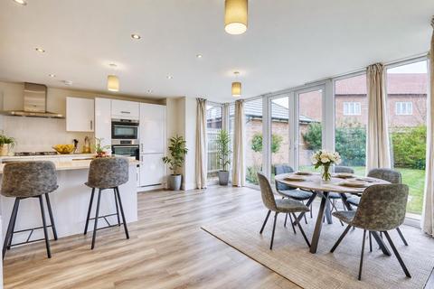 5 bedroom detached house for sale, Shelduck Close, Rushden