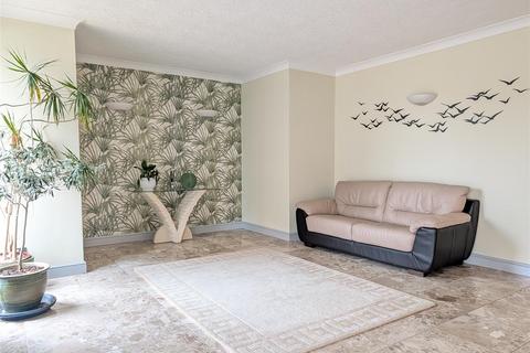 2 bedroom apartment for sale, Royal Beach Court, North Promenade, Lytham St Annes