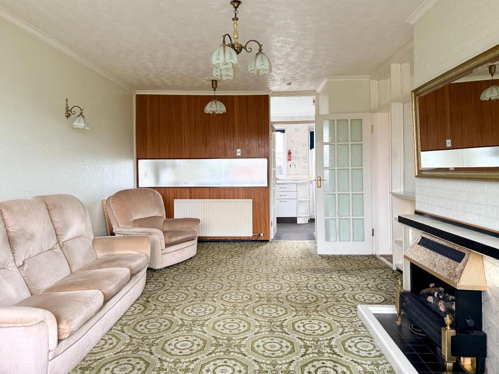 Lounge/Dining Room