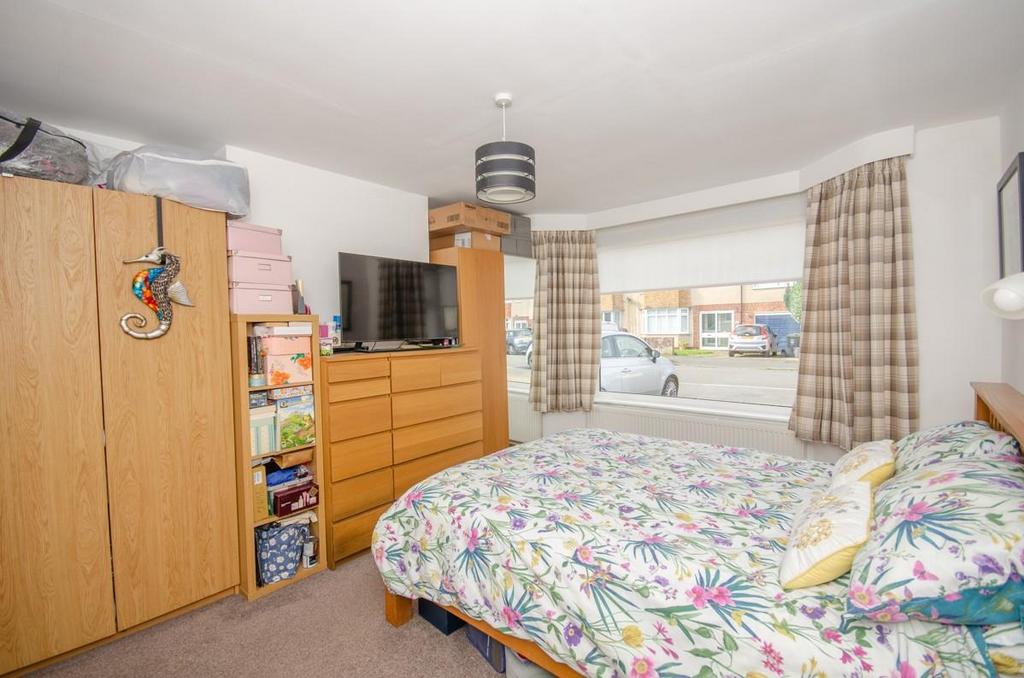 Bedroom 1.jpg
