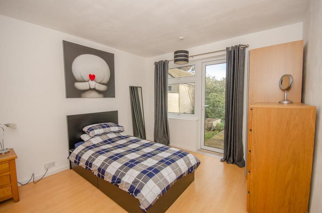 Bedroom 3.jpg